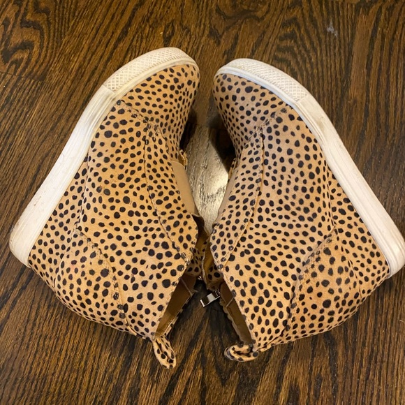 Leopard Platform Sneaker, size 9 - Picture 3 of 6